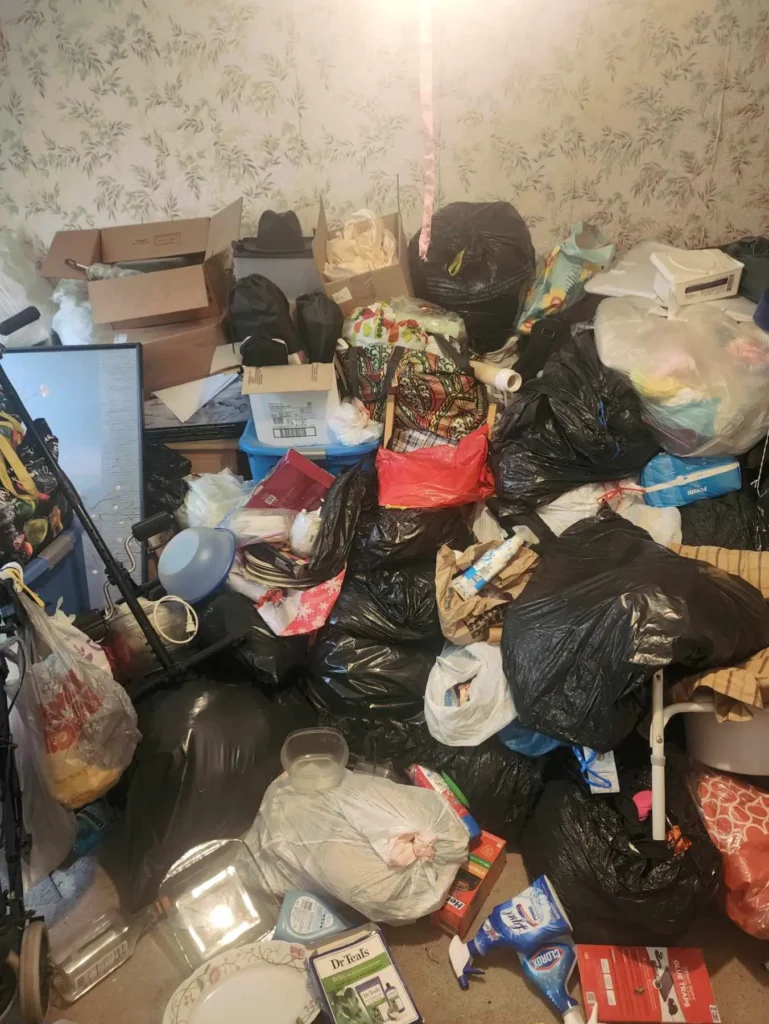 Hoarding, hoarder, heavy-duty, mental health, clutter